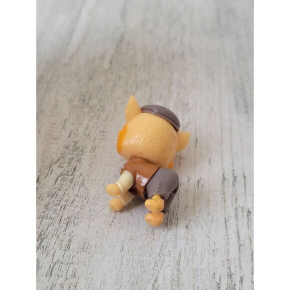 Mini Victorian style orange tabby cat accessory toy figure - Picture 4 of 4